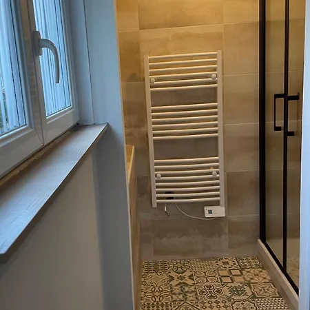 A L Ombre Des Chenes 住宿加早餐酒店