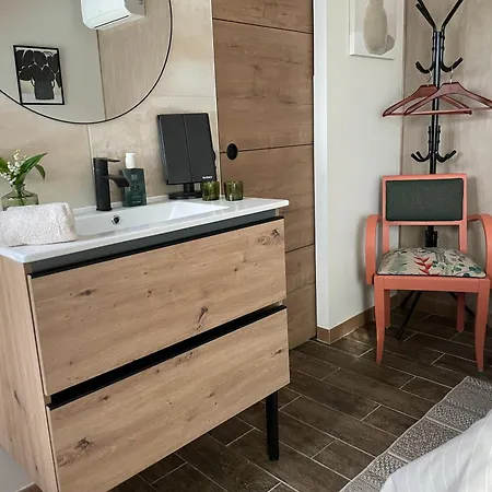 فندق مبيت وإفطار A L Ombre Des Chenes مْواساك