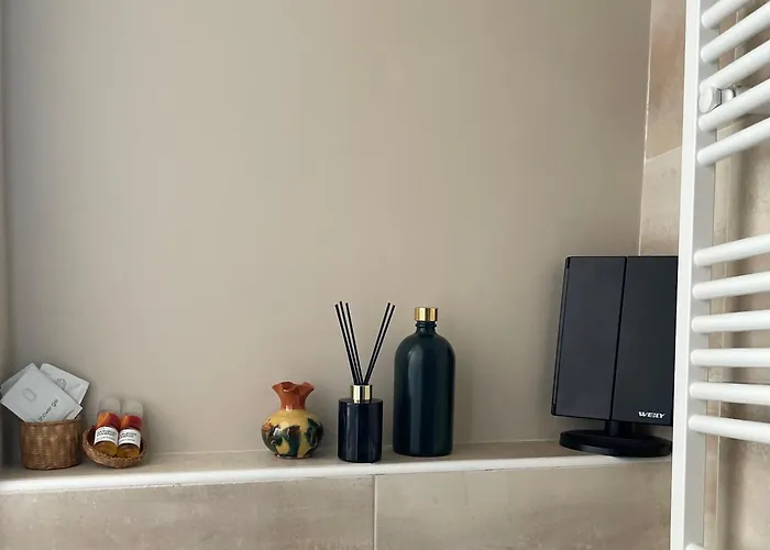 A L Ombre Des Chenes Bed & Breakfast 3*