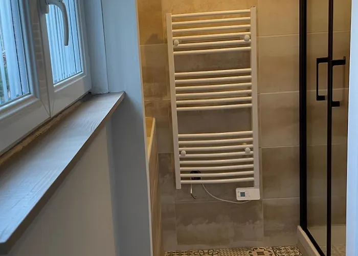 A L Ombre Des Chenes Bed & Breakfast